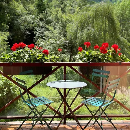 Chez Mathias 2 Bedrooms 2 Beds Cribs Garage Apartament